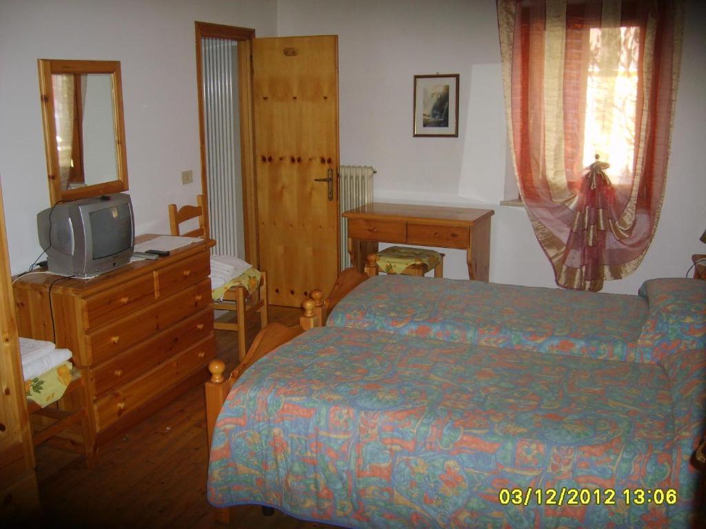 Antico Albergo Sant'Antonio Fonzaso Oda fotoğraf